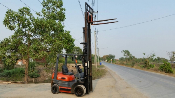 ขายด่วนรถยก TOYOTA 6FGยก1.5ตันเสาสูง6เมตรทูฟรียางตัน6เส้นยางหน้าคู้รถนอกยังไม่เคยใช้งานในเมืองไทยเลย=รุ่นใหม่ขายถูกๆๆ