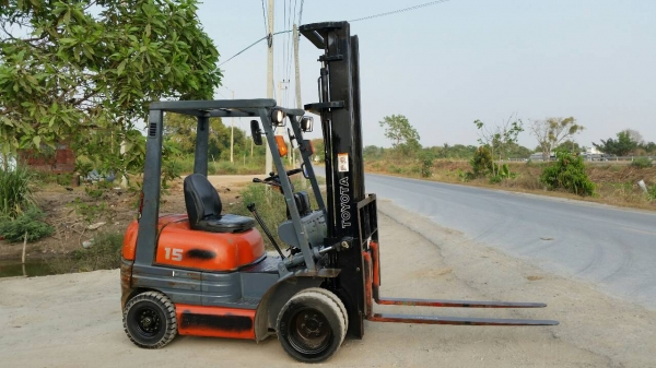 ขายด่วนรถยก TOYOTA 6FGยก1.5ตันเสาสูง6เมตรทูฟรียางตัน6เส้นยางหน้าคู้รถนอกยังไม่เคยใช้งานในเมืองไทยเลย=รุ่นใหม่ขายถูกๆๆ