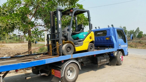 ขายด่วนรถยกKOMATSU FG18-18ยก1.8ตันเสาสูง3เมตรงายาวๆใหญ่ยางตัน4เส้นรถนอกนำเข้ายังไม่เคยใช้งานในเมืองไทยเลย ขายด่วนรถยกKOMATSU FG18-18ยก1.8ตันเสาสูง3เมตรงายาวๆใหญ่ยางตัน4เส้นรถนอกนำเข้ายังไม่เคยใช้งานในเมืองไทยเลย