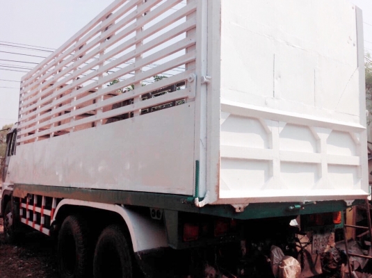 HINO PROFIA FR 260 HP EK100 สิบล้อดั๊มพ์ 2 เพลา กระบะดั๊มพ์เหล็ก 12 ตันคอกเกษตรสวยๆพร้อมบรรทุกพร้อมใช้งานได้เลยครับ ภายในห้องเก๋งสะอาดสวย แอร์เย็น พวงมาลัยเพาเวอร์ ระบบเบรคทริ๊ปฟี้ครบครัน เครื่องยนต์แรงดีแน่นดี ภายนอกมีระบบลากพ่วงครบพร้อม ช่วงล่างคัชซีไม่