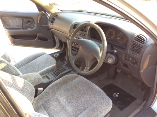 ขายรถ มิตซู อัลติมา ตัวท็อป ปี94 เครื่อง V6 24valve 2.0 เกียร์ธรรมดา ไฟฟ้าทั้งคัน ถายในสวยเดิมๆเบาะสวยสะอาด แอร์เย็นวิทยุมีพร้อม ตัวถังเดิมๆบางทั้งคันสีบางๆมีซีดบางชิ้น แม็กขอบ 15&quot; รถขับดีครับ พร้อมใช้ ภาษี59 ขายถูกครับ