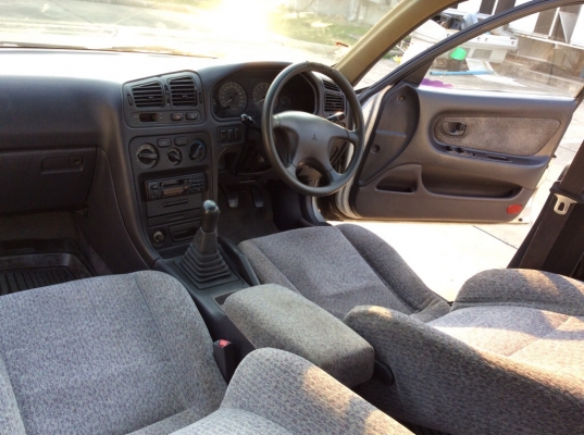 ขายรถ มิตซู อัลติมา ตัวท็อป ปี94 เครื่อง V6 24valve 2.0 เกียร์ธรรมดา ไฟฟ้าทั้งคัน ถายในสวยเดิมๆเบาะสวยสะอาด แอร์เย็นวิทยุมีพร้อม ตัวถังเดิมๆบางทั้งคันสีบางๆมีซีดบางชิ้น แม็กขอบ 15&quot; รถขับดีครับ พร้อมใช้ ภาษี59 ขายถูกครับ