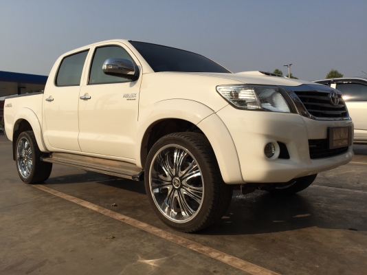 Toyota Vigo 2.5champ auto ปี56 แมกยางใหม่ขอบ22 ป้ายประมูล รถสวยจัดมือ1ป้ายแดง