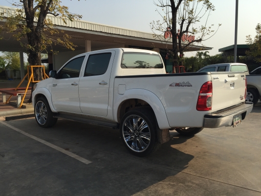 Toyota Vigo 2.5champ auto ปี56 แมกยางใหม่ขอบ22 ป้ายประมูล รถสวยจัดมือ1ป้ายแดง