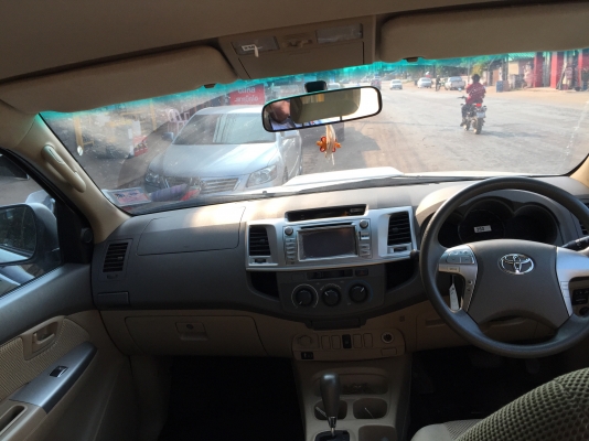 Toyota Vigo 2.5champ auto ปี56 แมกยางใหม่ขอบ22 ป้ายประมูล รถสวยจัดมือ1ป้ายแดง