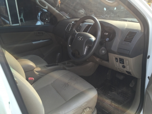 Toyota Vigo 2.5champ auto ปี56 แมกยางใหม่ขอบ22 ป้ายประมูล รถสวยจัดมือ1ป้ายแดง