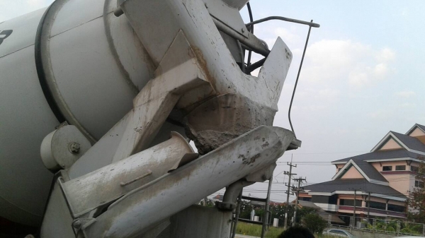 ขายด่วนรถสิบล้อ2เพลารถโม้ปูน7คิวโม้ตรงเครือง 230แรงปี45 ขายด่วนรถสิบล้อ2เพลารถโม้ปูน7คิวโม้ตรงเครือง 230แรงปี45