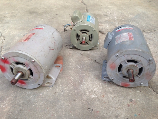 ขายเหมามอเตอร์ 0.5HP. 220V ไฟบ้าน mitsubishi 2ตัว / Venz 1ตัว สภาพดีเดิมๆ วิ่งนิ่ม ถอดออกจากพัดลม พร้อมใช้งานครับ