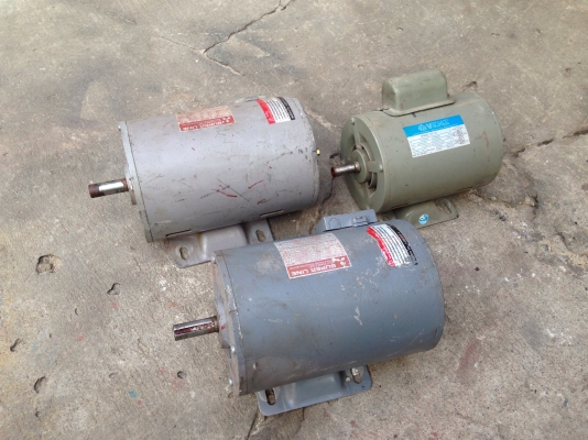 ขายเหมามอเตอร์ 0.5HP. 220V ไฟบ้าน mitsubishi 2ตัว / Venz 1ตัว สภาพดีเดิมๆ วิ่งนิ่ม ถอดออกจากพัดลม พร้อมใช้งานครับ