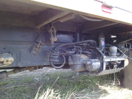 ISUZU ROCKY 175 HP 6BG1 หกล้อดั๊มพ์ กระบะดั๊มพ์เหล็ก 5 ตันความยาว 3.60 เมตรสภาพสวยจัดพร้อมบรรทุกพร้อมใช้งานได้เลยครับ ภายในห้องเก๋งสวยสะอาดคอนโซลครบพร้อม แอร์เย็น พวงมาลัยเพาเวอร์ ระบบเบรคทริ๊ปฟี้ ช่วงล่างคัชซีไม่บวม ยาง 8.25 ขอบ 16 สภาพดีแระมาณ 65\% พร้อม