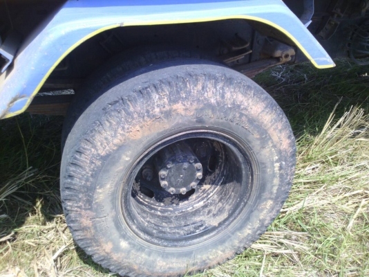 ISUZU ROCKY 175 HP 6BG1 หกล้อดั๊มพ์ กระบะดั๊มพ์เหล็ก 5 ตันความยาว 3.60 เมตรสภาพสวยจัดพร้อมบรรทุกพร้อมใช้งานได้เลยครับ ภายในห้องเก๋งสวยสะอาดคอนโซลครบพร้อม แอร์เย็น พวงมาลัยเพาเวอร์ ระบบเบรคทริ๊ปฟี้ ช่วงล่างคัชซีไม่บวม ยาง 8.25 ขอบ 16 สภาพดีแระมาณ 65\% พร้อม