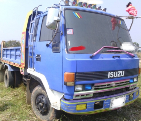 ISUZU ROCKY 175 HP 6BG1 หกล้อดั๊มพ์ กระบะดั๊มพ์เหล็ก 5 ตันความยาว 3.60 เมตรสภาพสวยจัดพร้อมบรรทุกพร้อมใช้งานได้เลยครับ ภายในห้องเก๋งสวยสะอาดคอนโซลครบพร้อม แอร์เย็น พวงมาลัยเพาเวอร์ ระบบเบรคทริ๊ปฟี้ ช่วงล่างคัชซีไม่บวม ยาง 8.25 ขอบ 16 สภาพดีแระมาณ 65\% พร้อม