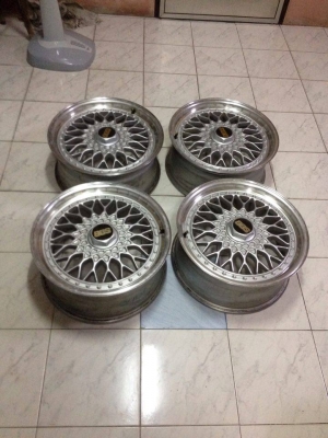 ขายแม็กBBSขอบ17กว้าง7.5ปั้มตรา italy 4วง สภาพok 5รู100 มีซ้อมมา2วง ใช้งานใด้ปกติ4วง ราคา6000บาท โทร0924462525โส กทม