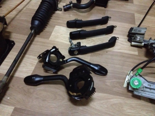 ขายอะไหล่ โฟล์ค เวนโต้ 1มือจับเปิดประตูตัวนอก สำหรับรถโฟล์คกอล์ฟ เวนโต้ ราคา 350บาท 2ชุดรางมอเตอร์กระจกไฟฟ้า โฟล์ค เวนโต้ ข้างละ1250บาท 3ชุดรางกระจกมือหมุน โฟล์คเวนโต้ ข้างละ500บาท 4ก้านไฟ้เลี้ยว กับ ก้านปัดน้ำฝน โฟล์ค เวนโต้ ข้างละ350บาท 5กล่องเกียร์ออโต ขายอะไหล่ โฟล์ค เวนโต้ 1มือจับเปิดประตูตัวนอก สำหรับรถโฟล์คกอล์ฟ เวนโต้ ราคา 350บาท 2ชุดรางมอเตอร์กระจกไฟฟ้า โฟล์ค เวนโต้ ข้างละ1250บาท 3ชุดรางกระจกมือหมุน โฟล์คเวนโต้ ข้างละ500บาท 4ก้านไฟ้เลี้ยว กับ ก้านปัดน้ำฝน โฟล์ค เวนโต้ ข้างละ350บาท 5กล่องเกียร์ออโต