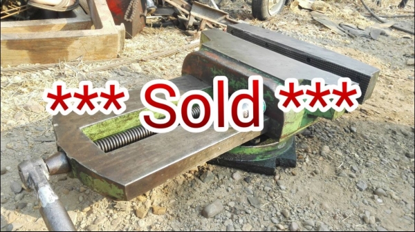 *** Sold *** ปากกายักษ์ฐานปรับองศา ขนาด 20" ยาว 30" ตัวใหญ่แข็งแรง สภาพสวยปากคม หนักแน่นพร้อมใช้งาน.