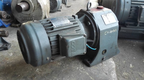 === Sold === มอเตอร์เกียร์ LI MING Made in TAIWAN 2 HP. 380V. ทด 1:20 ความเร็วรอบ 72 RPM. ใหม่กริ้บวิ่งเงียบพร้อมใช้.