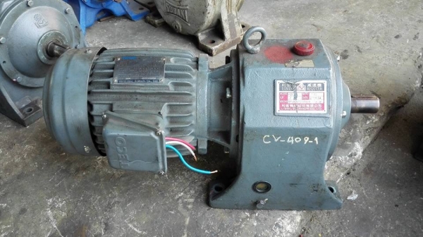 === Sold === มอเตอร์เกียร์ LI MING Made in TAIWAN 2 HP. 380V. ทด 1:20 ความเร็วรอบ 72 RPM. ใหม่กริ้บวิ่งเงียบพร้อมใช้.