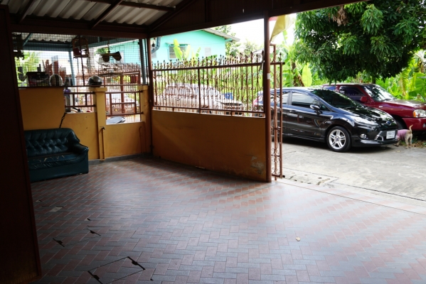 - ขายด่วน บ้านแฝด ทาวน์เฮาส์ 2 ชั้น 33 ตรว. 2.3 ลบ. (พร้อมโอนให้เลยจ้า)  บ้านเลขที่ 85"87