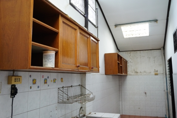 - ขายด่วน บ้านแฝด ทาวน์เฮาส์ 2 ชั้น 33 ตรว. 2.3 ลบ. (พร้อมโอนให้เลยจ้า)  บ้านเลขที่ 85"87