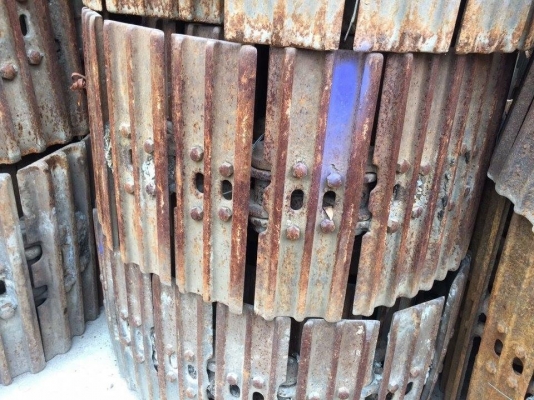 โซ่พร้อมใบเก่า komatsu pc120-1-3 เส้นละ 30,000 โซ่พร้อมใบเก่า komatsu pc120-1-3 เส้นละ 30,000