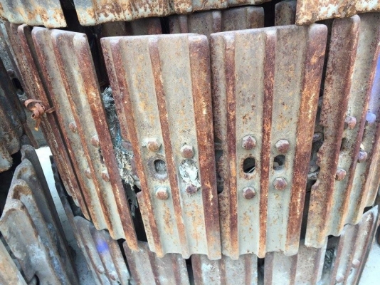 โซ่พร้อมใบเก่า komatsu pc120-1-3 เส้นละ 30,000 โซ่พร้อมใบเก่า komatsu pc120-1-3 เส้นละ 30,000