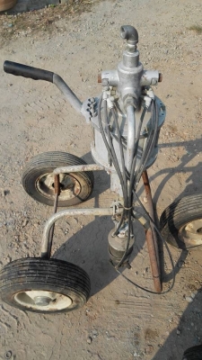 Sell>> AIRLESS SPAY เครื่องพ่นสี มีมา 2 ตัว อุปกรณ์มีมาตามรูป สามารถทำเป็นอะไหล่ได้ ขายไม่แพงครับ!!