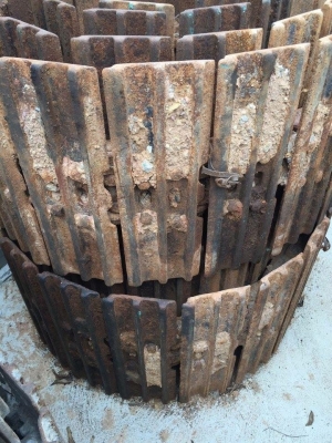 โซ่พร้อมใบเก่า komatsu pc120-1-3 เส้นละ 40,000 โซ่พร้อมใบเก่า komatsu pc120-1-3 เส้นละ 40,000