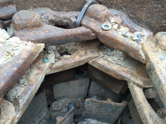 โซ่พร้อมใบเก่า komatsu pc120-1-3 เส้นละ 40,000 โซ่พร้อมใบเก่า komatsu pc120-1-3 เส้นละ 40,000