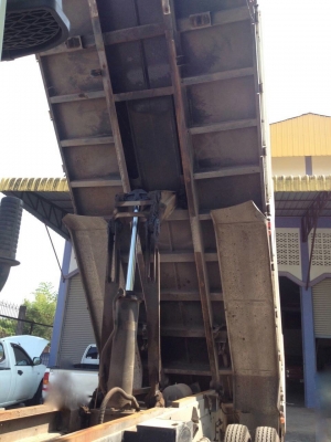 รถอีซูซุ 10 ล้อดั้ม FXZ  320 แรงม้า. ปี 50.  ( รถวิ่ง 15x,xxx กม. )    สนใจติดต่อ  081 - 6079515