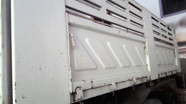 รถอีซูซุ 10 ล้อดั้ม FXZ  320 แรงม้า. ปี 50.  ( รถวิ่ง 15x,xxx กม. )    สนใจติดต่อ  081 - 6079515