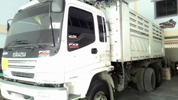 รถอีซูซุ 10 ล้อดั้ม FXZ  320 แรงม้า. ปี 50.  ( รถวิ่ง 15x,xxx กม. )    สนใจติดต่อ  081 - 6079515