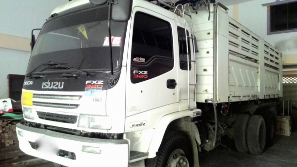 รถอีซูซุ 10 ล้อดั้ม FXZ  320 แรงม้า. ปี 50.  ( รถวิ่ง 15x,xxx กม. )    สนใจติดต่อ  081 - 6079515