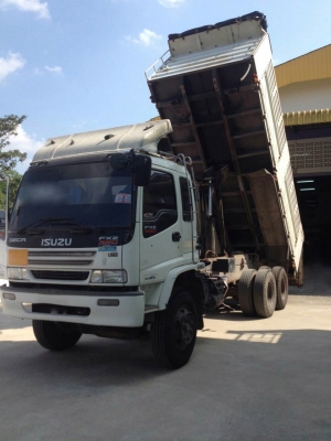 รถอีซูซุ 10 ล้อดั้ม FXZ  320 แรงม้า. ปี 50.  ( รถวิ่ง 15x,xxx กม. )    สนใจติดต่อ  081 - 6079515
