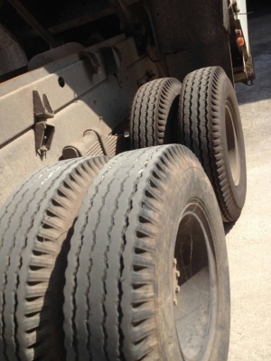 รถอีซูซุ 10 ล้อดั้ม FXZ  320 แรงม้า. ปี 50.  ( รถวิ่ง 15x,xxx กม. )    สนใจติดต่อ  081 - 6079515