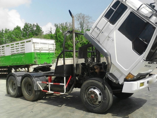 รถมิตซู 10 ล้อ หัวลาก FN527 - 225  แรงม้า.  ปี 40.  ( มี ขาย 3 หัว. )    สนใจติดต่อ  081 - 6079515