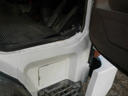 รถมิตซู 10 ล้อ หัวลาก FN527 - 225  แรงม้า.  ปี 40.  ( มี ขาย 3 หัว. )    สนใจติดต่อ  081 - 6079515