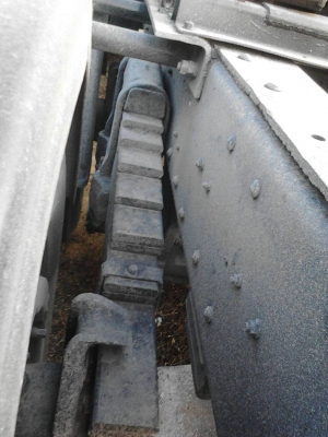 รถมิตซู 10 ล้อ หัวลาก FN527 - 225  แรงม้า.  ปี 40.  ( มี ขาย 3 หัว. )    สนใจติดต่อ  081 - 6079515