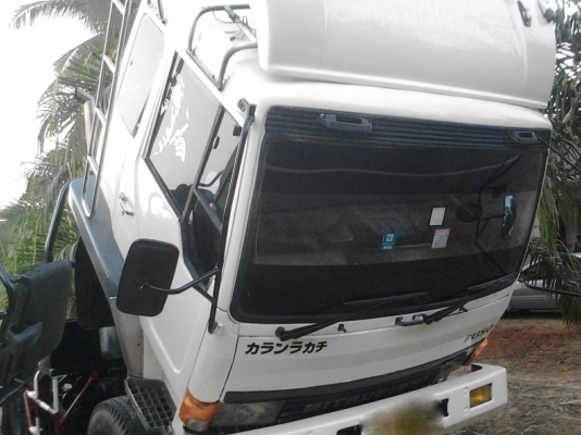 รถมิตซู 10 ล้อ หัวลาก FN527 - 225  แรงม้า.  ปี 40.  ( มี ขาย 3 หัว. )    สนใจติดต่อ  081 - 6079515