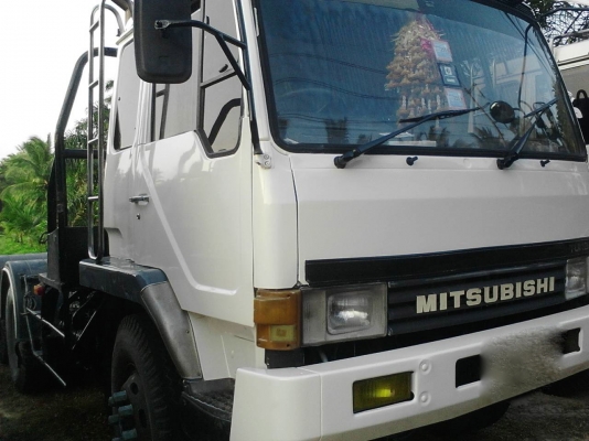 รถมิตซู 10 ล้อ หัวลาก FN527 - 225  แรงม้า.  ปี 40.  ( มี ขาย 3 หัว. )    สนใจติดต่อ  081 - 6079515