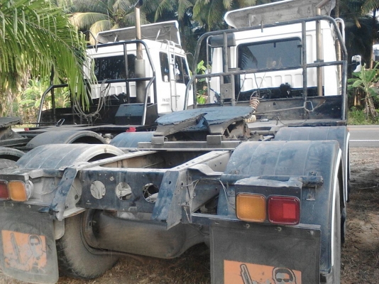 รถมิตซู 10 ล้อ หัวลาก FN527 - 225  แรงม้า.  ปี 40.  ( มี ขาย 3 หัว. )    สนใจติดต่อ  081 - 6079515