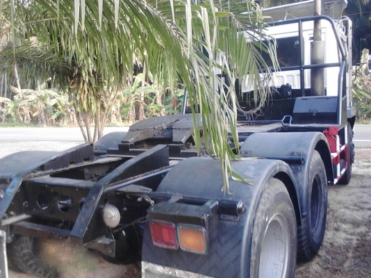 รถมิตซู 10 ล้อ หัวลาก FN527 - 225  แรงม้า.  ปี 40.  ( มี ขาย 3 หัว. )    สนใจติดต่อ  081 - 6079515