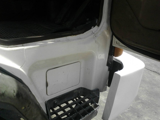 รถมิตซู 10 ล้อ หัวลาก FN527 - 225  แรงม้า.  ปี 40.  ( มี ขาย 3 หัว. )    สนใจติดต่อ  081 - 6079515