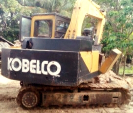 KOBELCO K903 SK 60 เอกสารใบอินวอย ภายในเก๋งแอร์เย็น สะอาดสวย คอนโทรลง่ายใช้งานสะดวก เครื่องยนต์เดิมๆแรงดีทำงานได้เร็วปกติดีครับ ภายนอกบอดี้สวย ช่วงล่างเต็มดี เฟรมสองข้างไม่มีผุ โรลเลอร์โซ่ใบแทรกสภาพดีประมาณ 60\% พร้อมทำงานได้เลย ราคาต่อรองได้ครับ