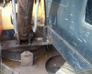 KOBELCO K903 SK 60 เอกสารใบอินวอย ภายในเก๋งแอร์เย็น สะอาดสวย คอนโทรลง่ายใช้งานสะดวก เครื่องยนต์เดิมๆแรงดีทำงานได้เร็วปกติดีครับ ภายนอกบอดี้สวย ช่วงล่างเต็มดี เฟรมสองข้างไม่มีผุ โรลเลอร์โซ่ใบแทรกสภาพดีประมาณ 60\% พร้อมทำงานได้เลย ราคาต่อรองได้ครับ