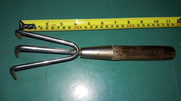 ขายคราดญี่ปุ่นด้ามไม้เหมาะมือMade in Japan. ขายคราดญี่ปุ่นด้ามไม้เหมาะมือMade in Japan.