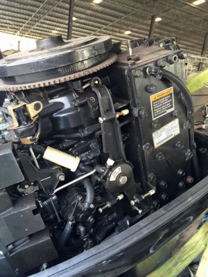ขายถูก 68,000 บาท เครื่อง Mercury 90hp ( เครื่องนำเข้าจากUSA ไม่ใช่ขยะเชียงกง )