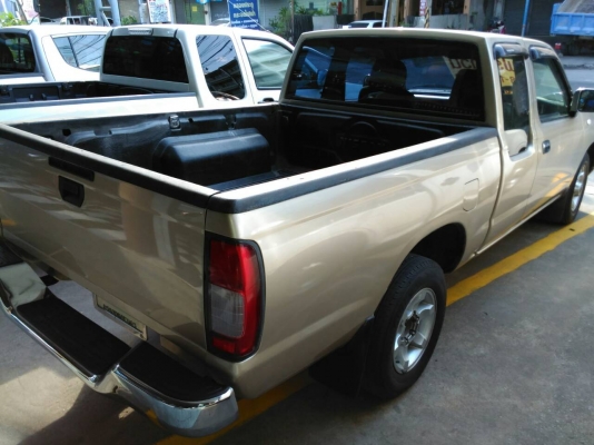 NISSAN FRONTIER คิงแค็ป 3.0DIสีบรอนทองปี04FREEดาวน์