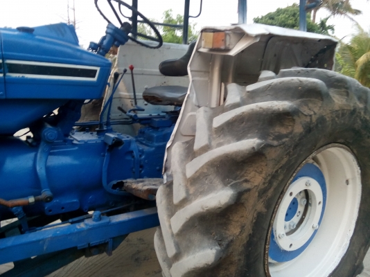 ขาย รถไถฟอร์ด 6600 ที 3 เล่มทะเบียนพร้อมต่อรองได้ พร้อมดันหน้า พาน 3