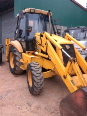 ตักหน้าขุดหลังเพลาเดียว JCB3CX..ไมล์ข้าง รถสวย..เล่มพร้อม