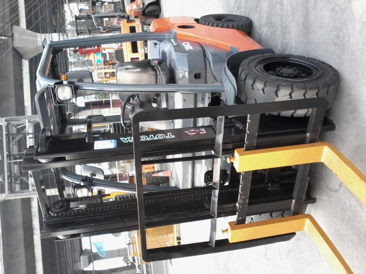 ขายรถยกดีเซลขนาด3ตัน   TOYOTA-8FD30 สวยๆ ราคา 430,000 บาท